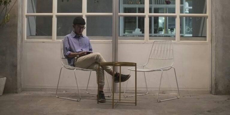 The Sedentary Trap: Understanding the Risks of Prolonged Sitting