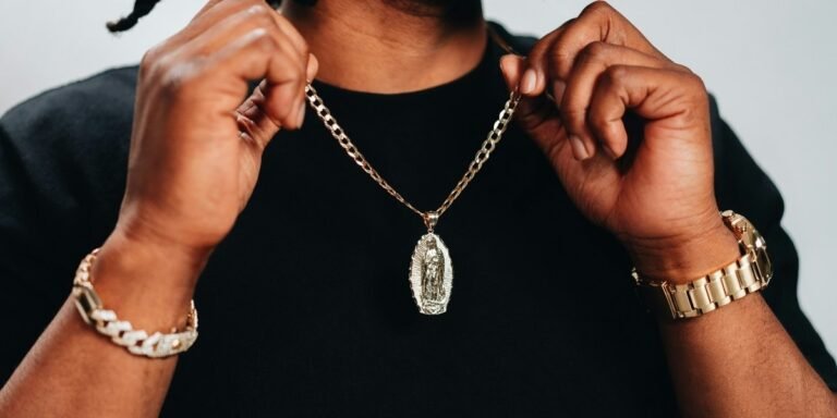 How to Choose the Right Jewelry for Men: A Complete Guide