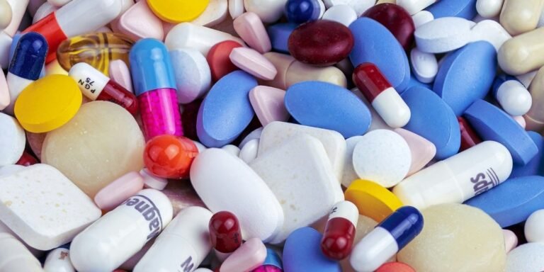 Side Effects of Too Many Vitamins: A Guide to Safe Supplementation