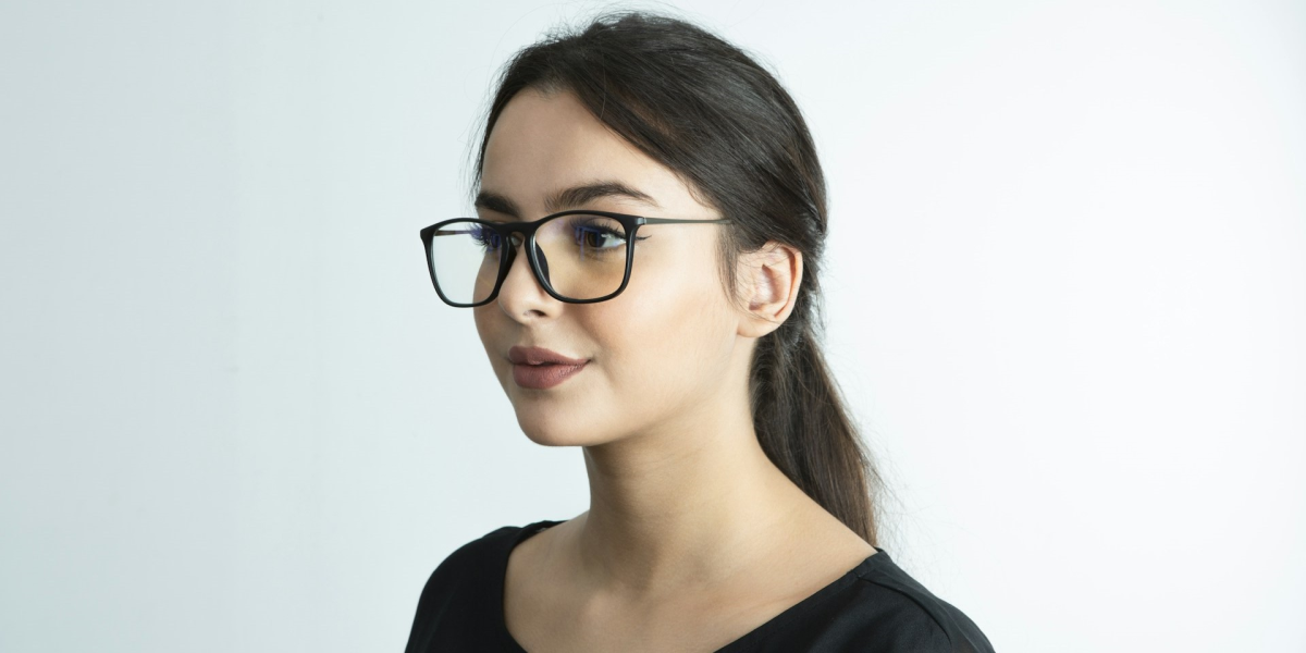 Shedding Light on Blue Light Blocking Glasses: Effectiveness and Benefits